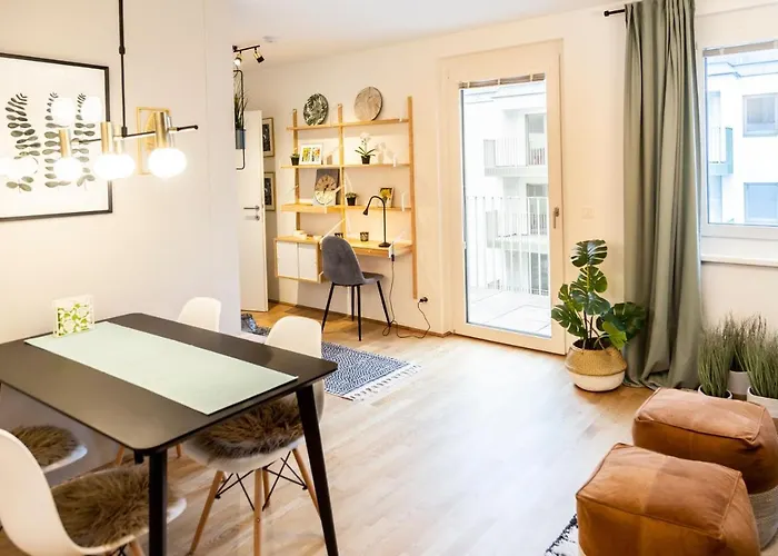 Green & Cozy - 15 Min To City Center